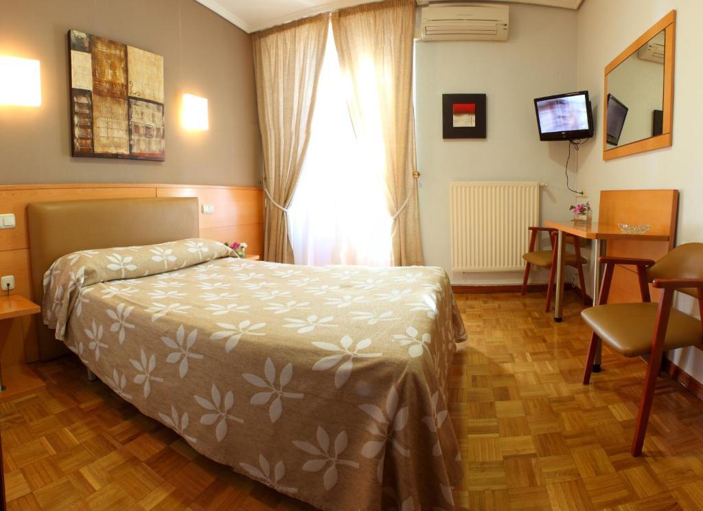 Hostal Arotza ตาฟาลยา ภายนอก รูปภาพ